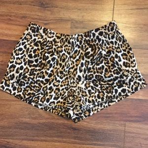 Elastic Waist Leopard Print Shorts
